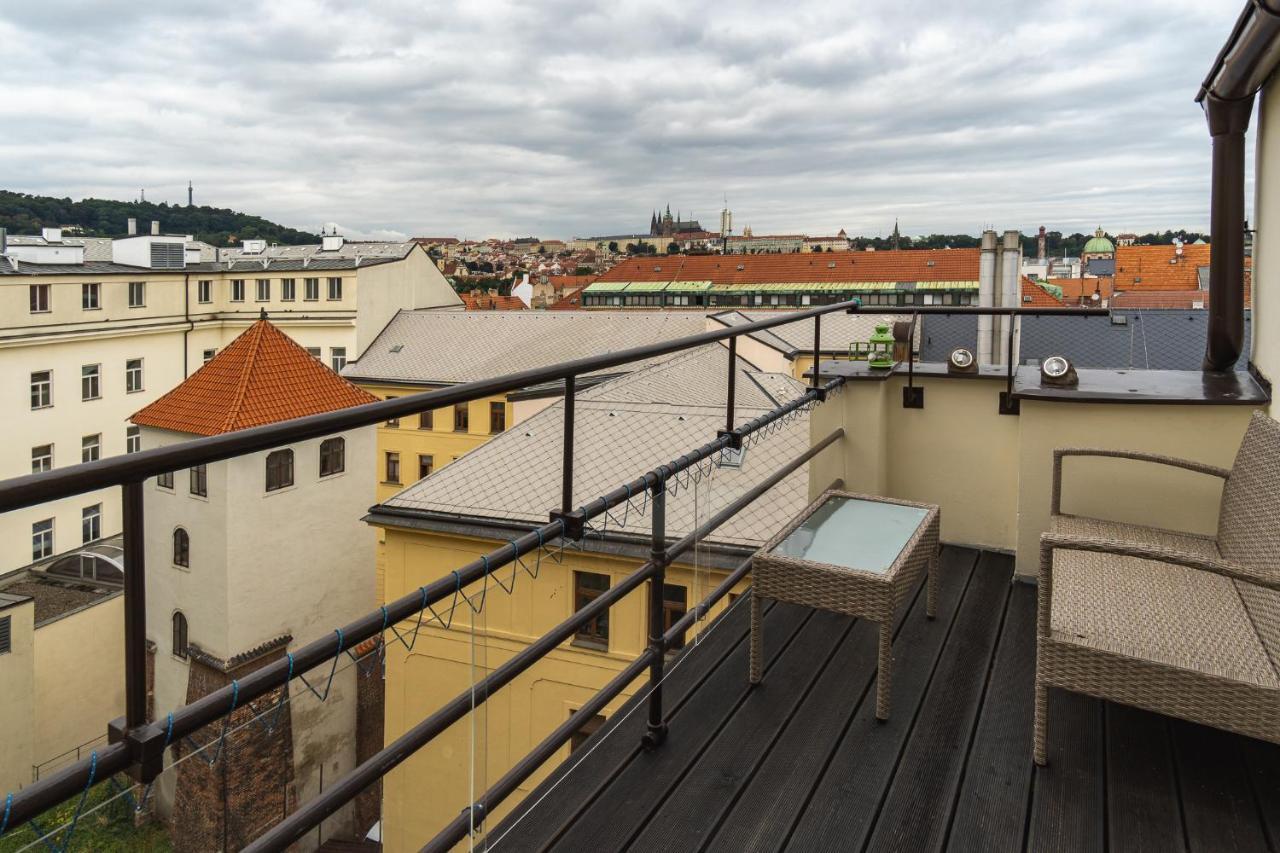 Castle View Apartment Прага Экстерьер фото
